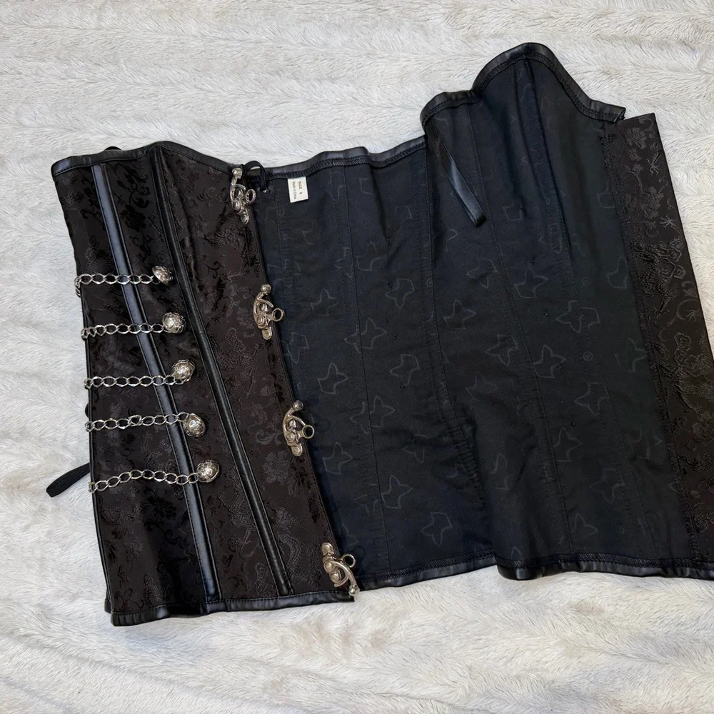 Adjustable Black Corset with Silver Chain Details - Picture 4 of 4